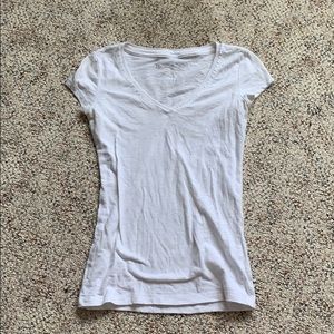 American eagle white v neck
